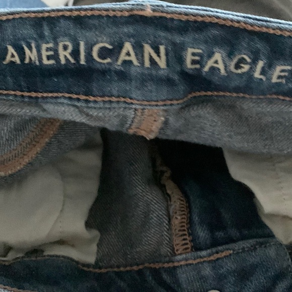 American Eagle High Rise Distressing Mom‎ Jeans Size 6 medium Wash Boho Ripped - Picture 2 of 12